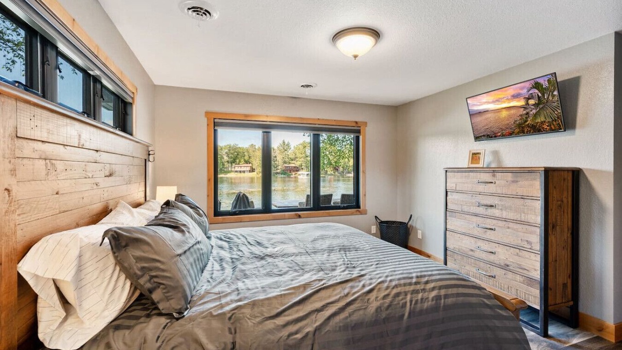 Photo of Bedroom in Crosslake