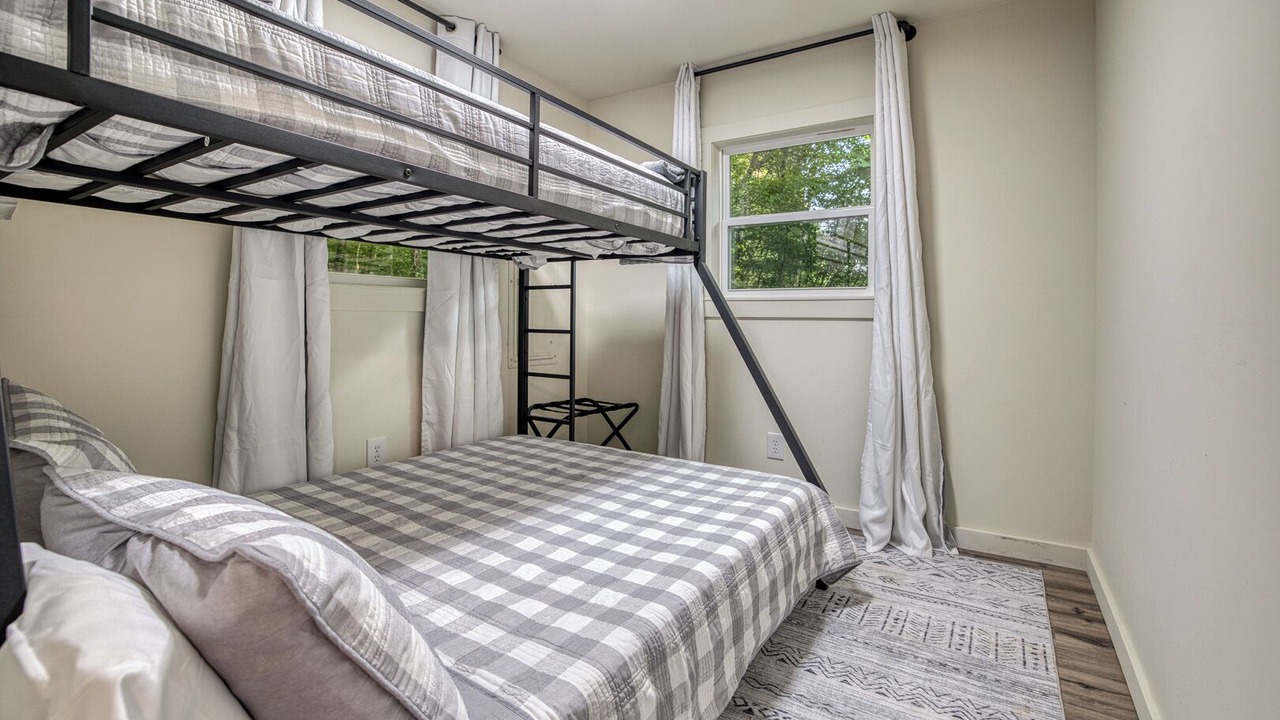 Photo of Bedroom in East Ellijay