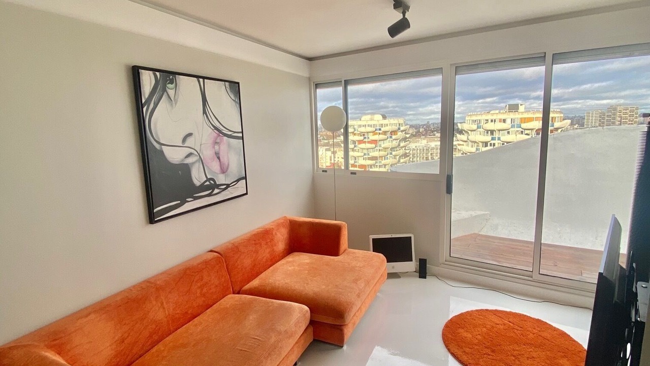 Photo of Livingroom in Breche - Prefecture