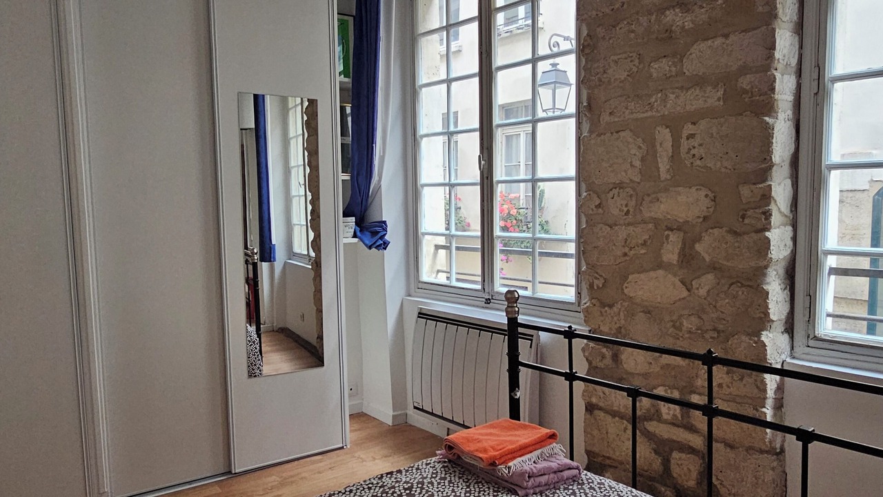 Photo of Bedroom in Arts-et-Metiers