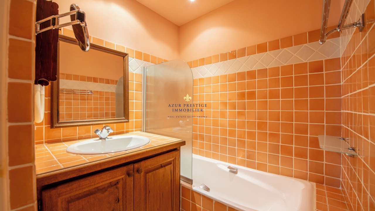 Photo of Bathroom in Saint-Tropez City Centre