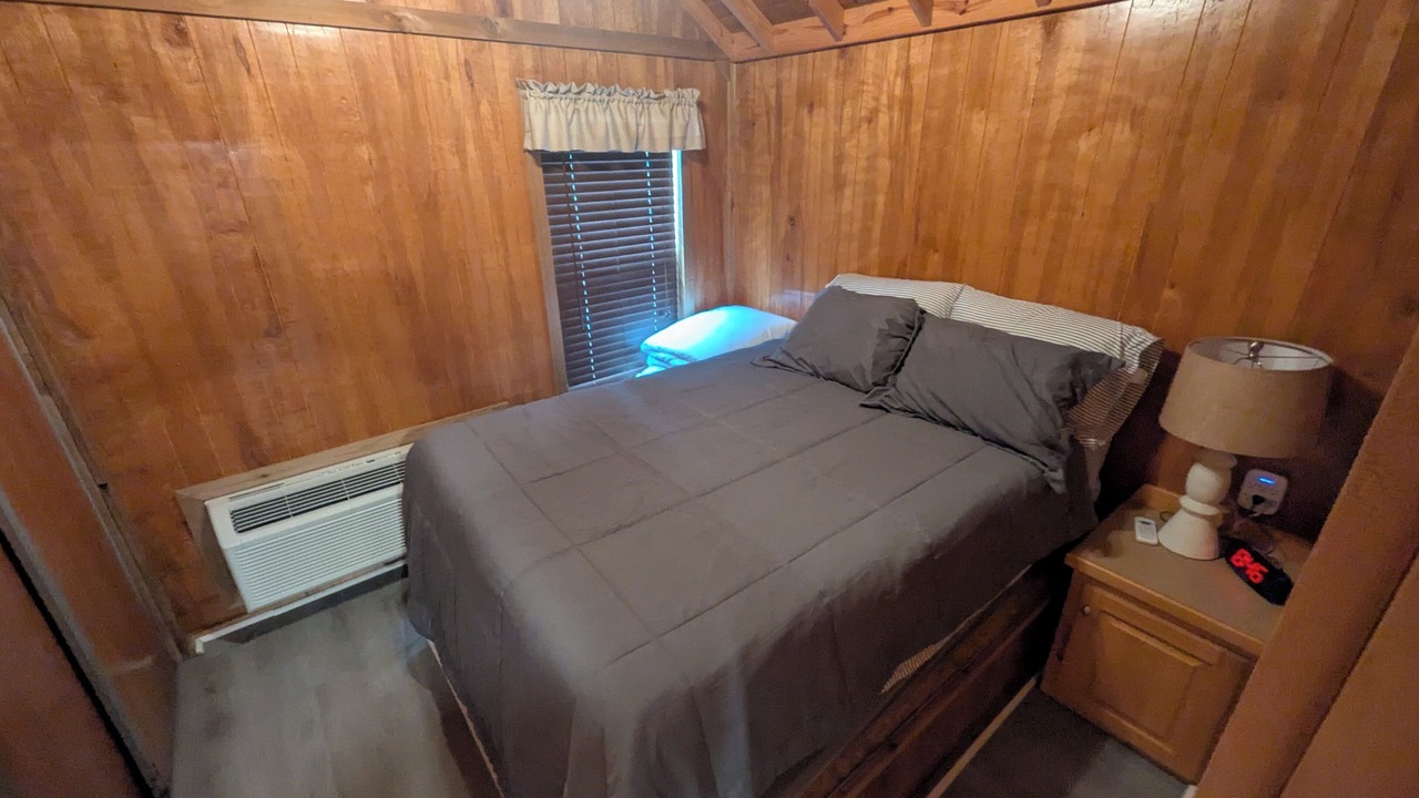 Photo of Bedroom in Horseshoe Beach