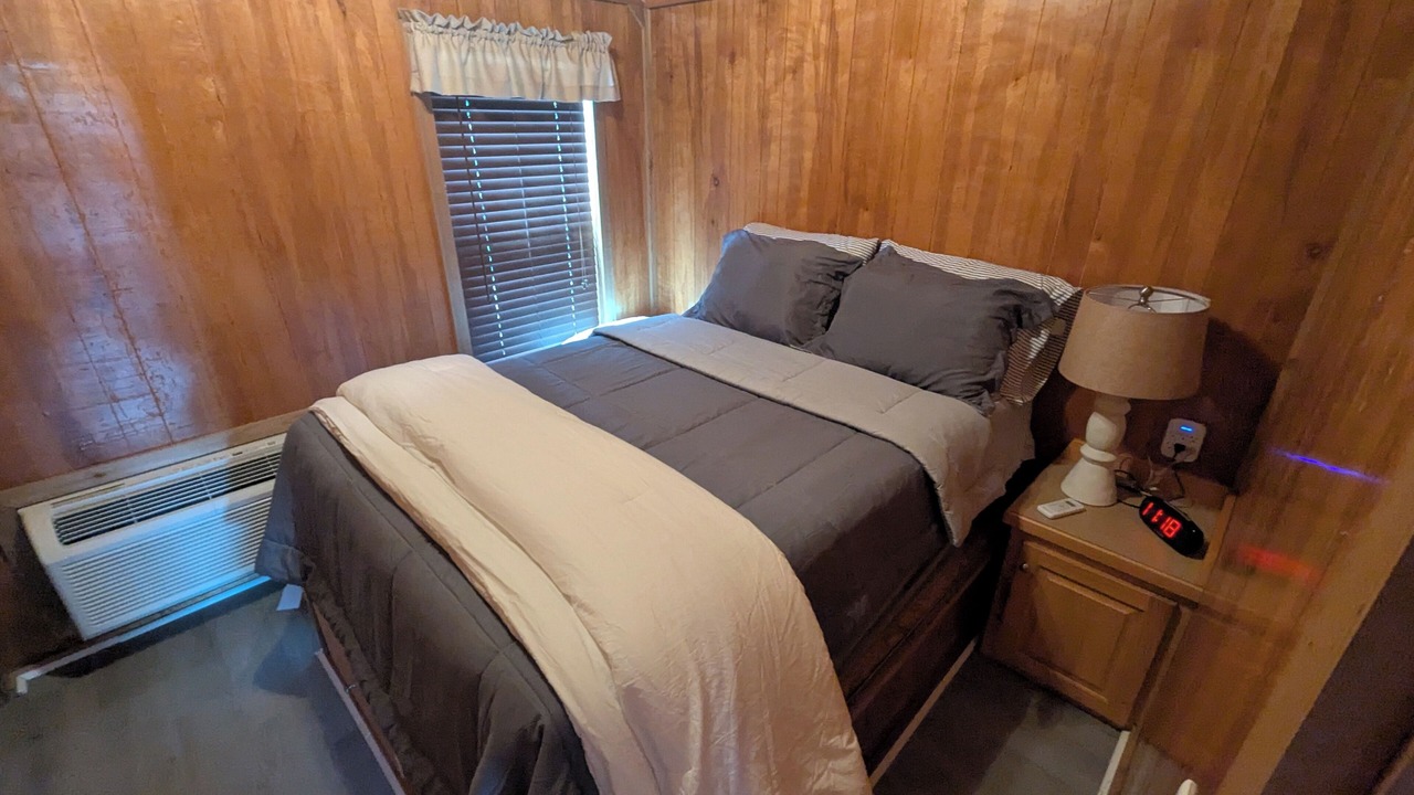 Photo of Bedroom in Horseshoe Beach