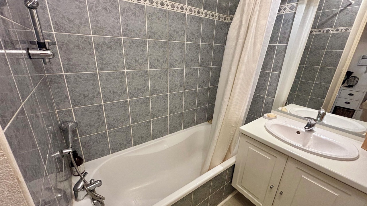 Photo of Bathroom in La Seyne-sur-Mer