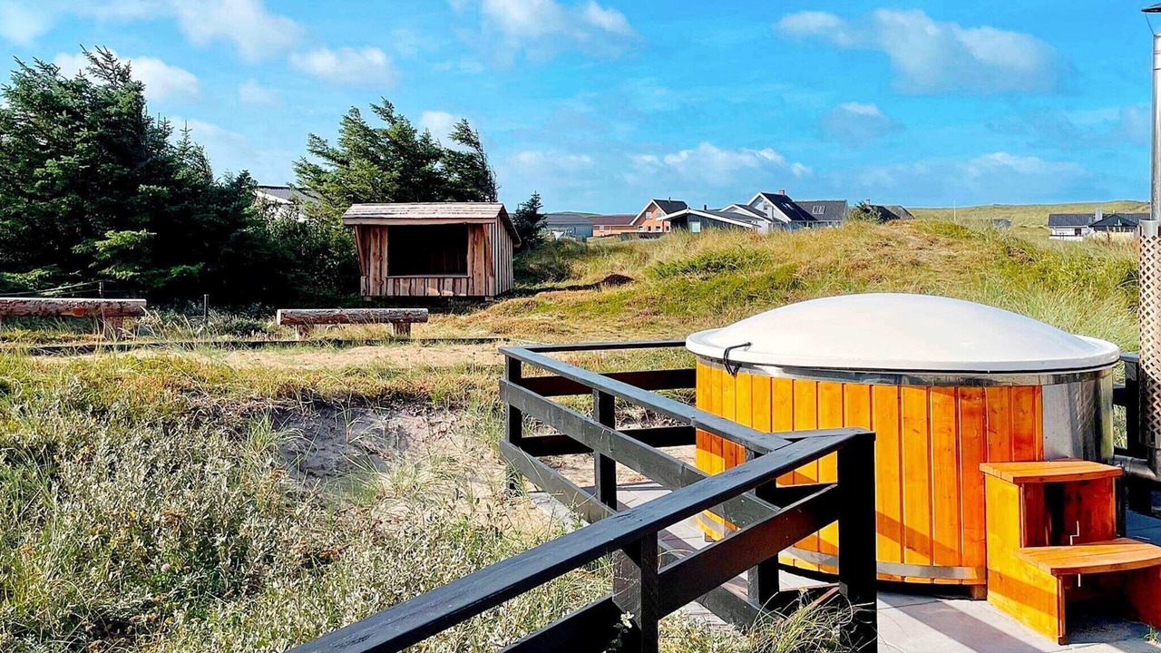 Photo of Outdoor in Vrist Strand
