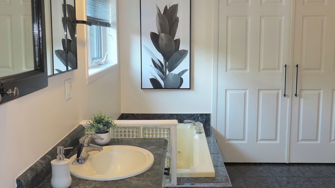 Photo of Bathroom in Saint Antoine de Tilly