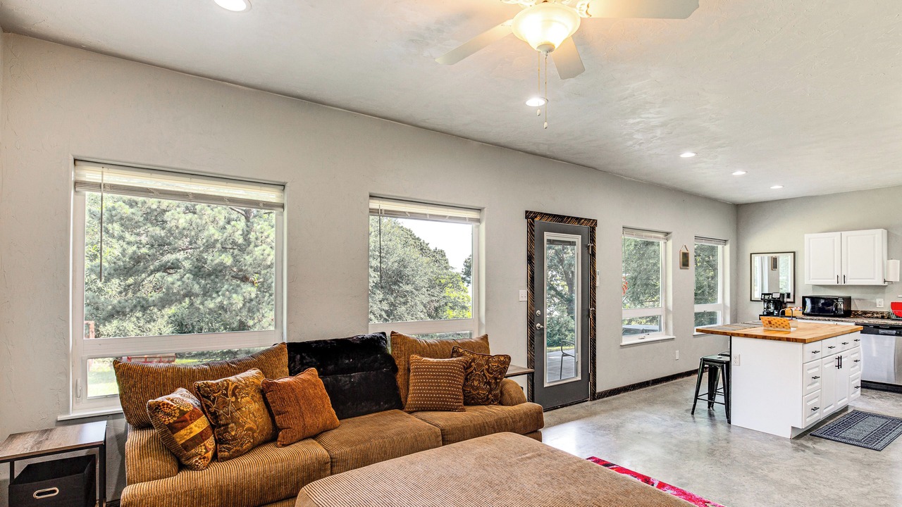 Photo of Livingroom in Berryville