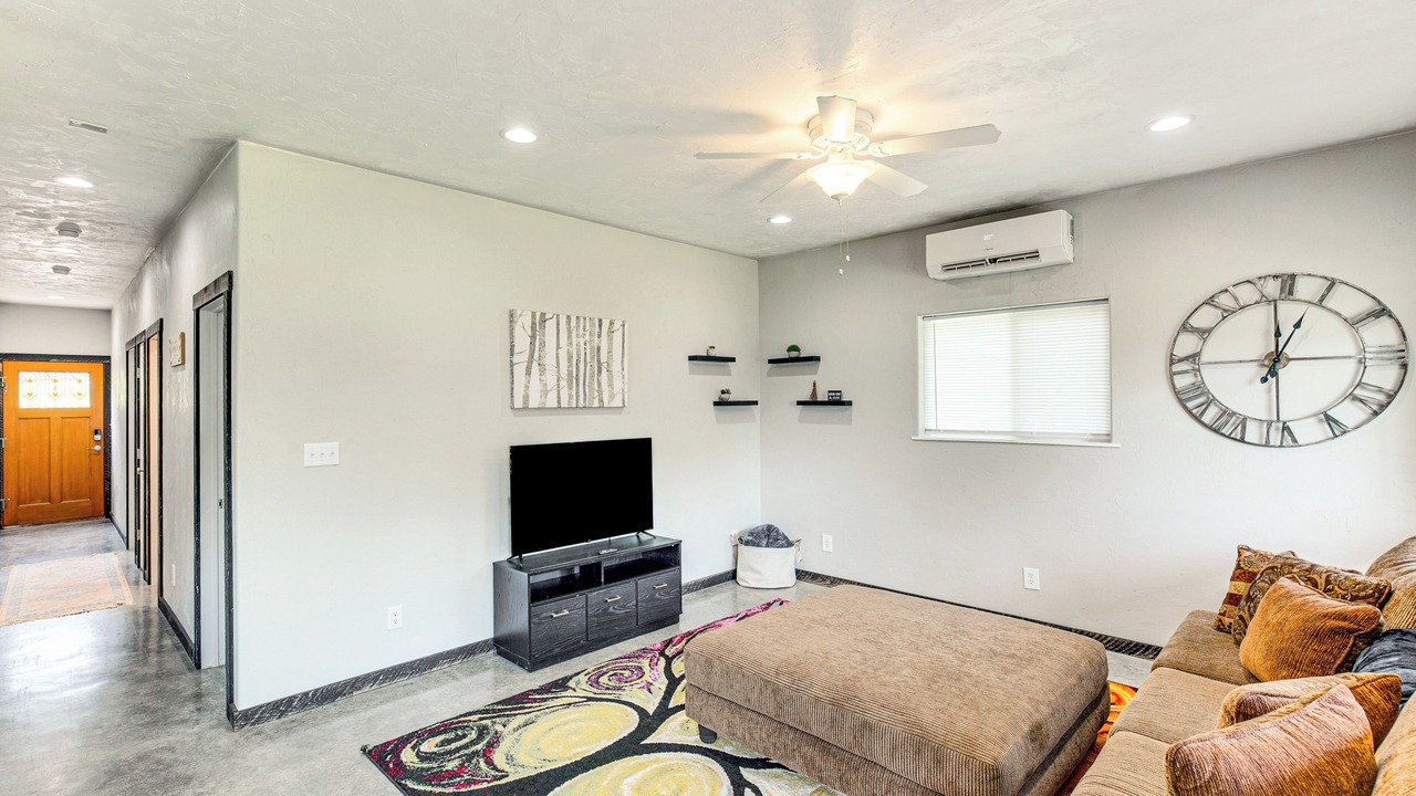 Photo of Livingroom in Berryville