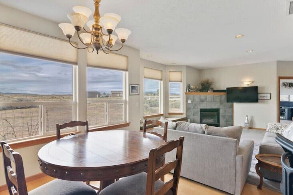 Photo of Livingroom in Silver Lake