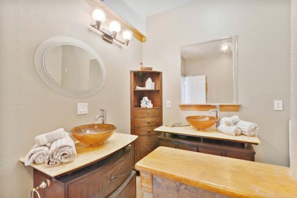 Photo of Bathroom in Silver Lake
