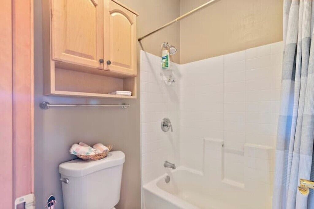 Photo of Bathroom in Silver Lake