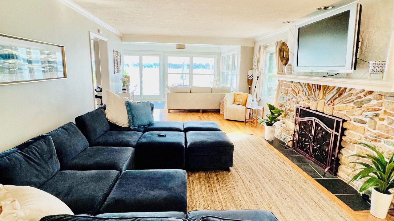 Photo of Livingroom in Edwardsburg
