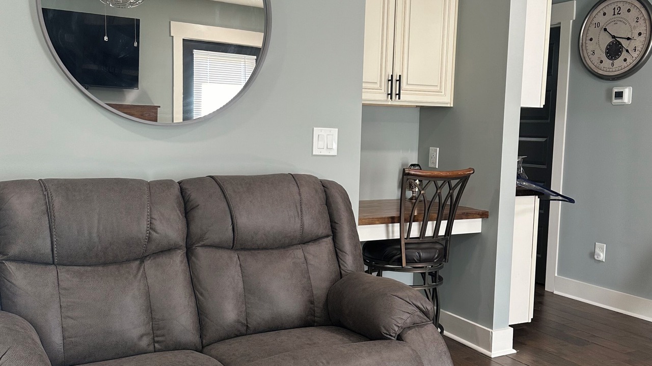 Photo of Livingroom in Esom Hill