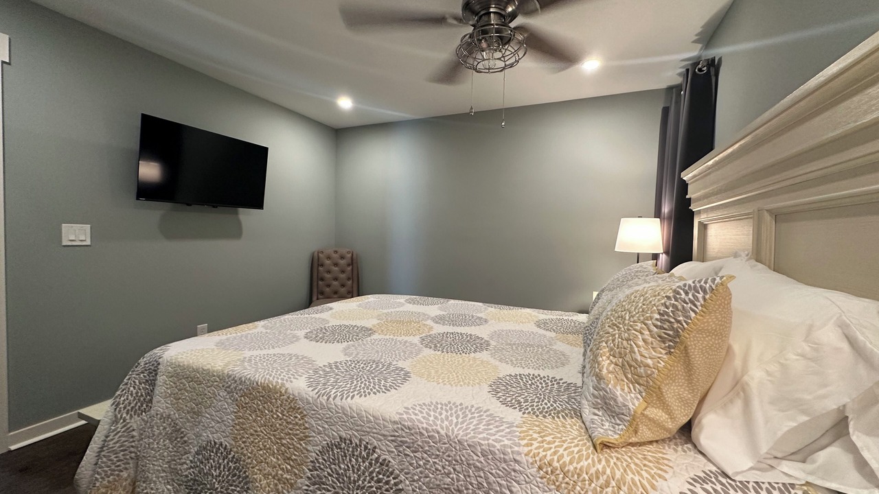 Photo of Bedroom in Esom Hill