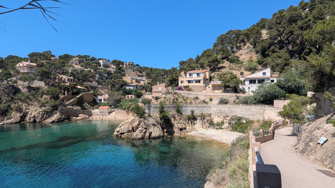 Photo of Outdoor in Ensues-la-Redonne