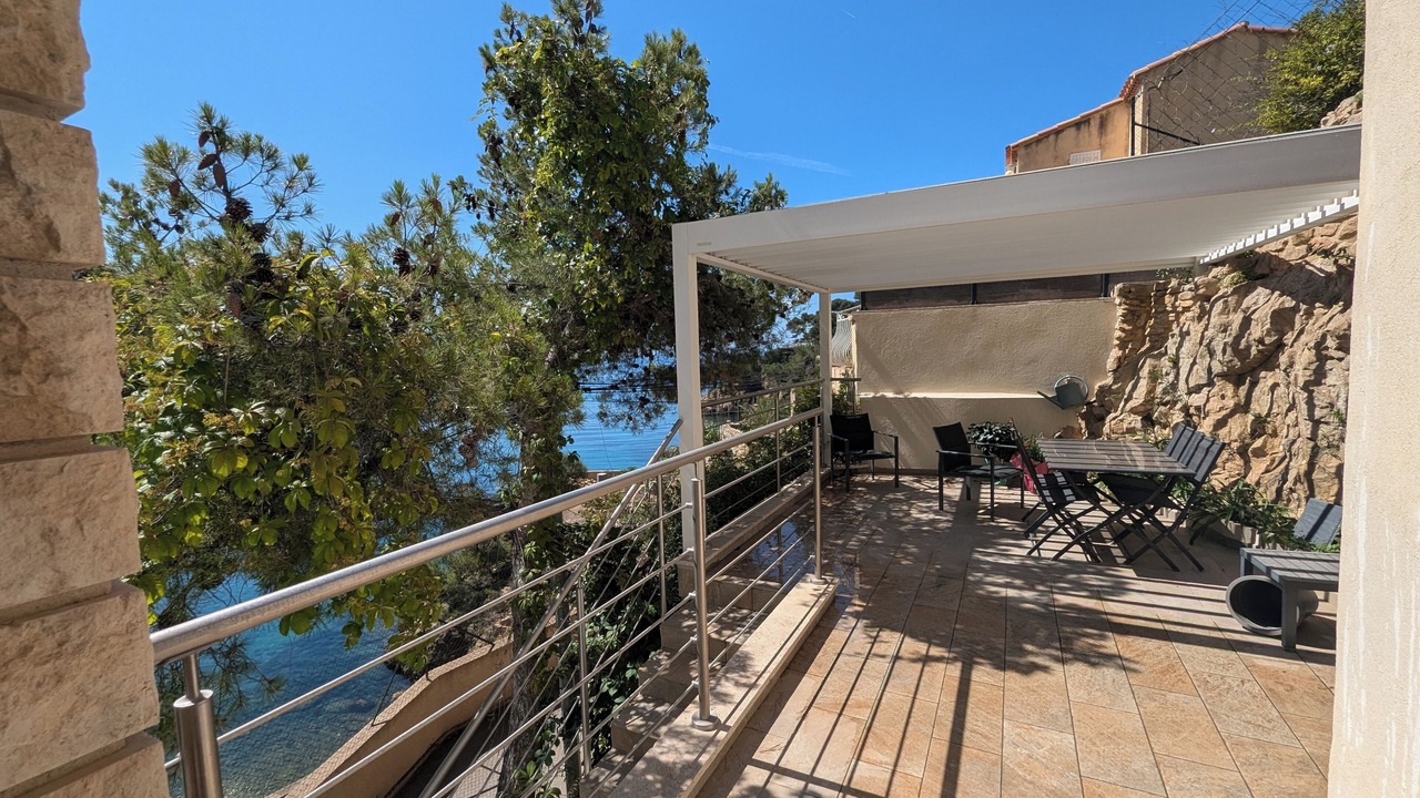 Photo of Patio Balcony in Ensues-la-Redonne