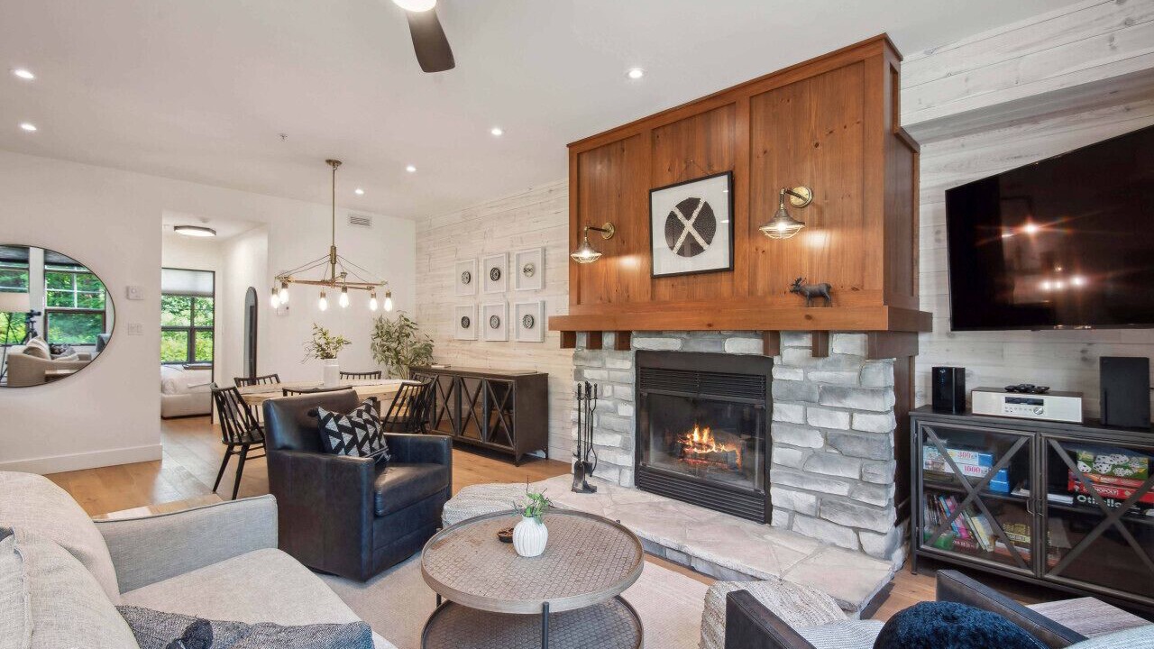 Photo of Livingroom in Tremblant-Les-Eaux