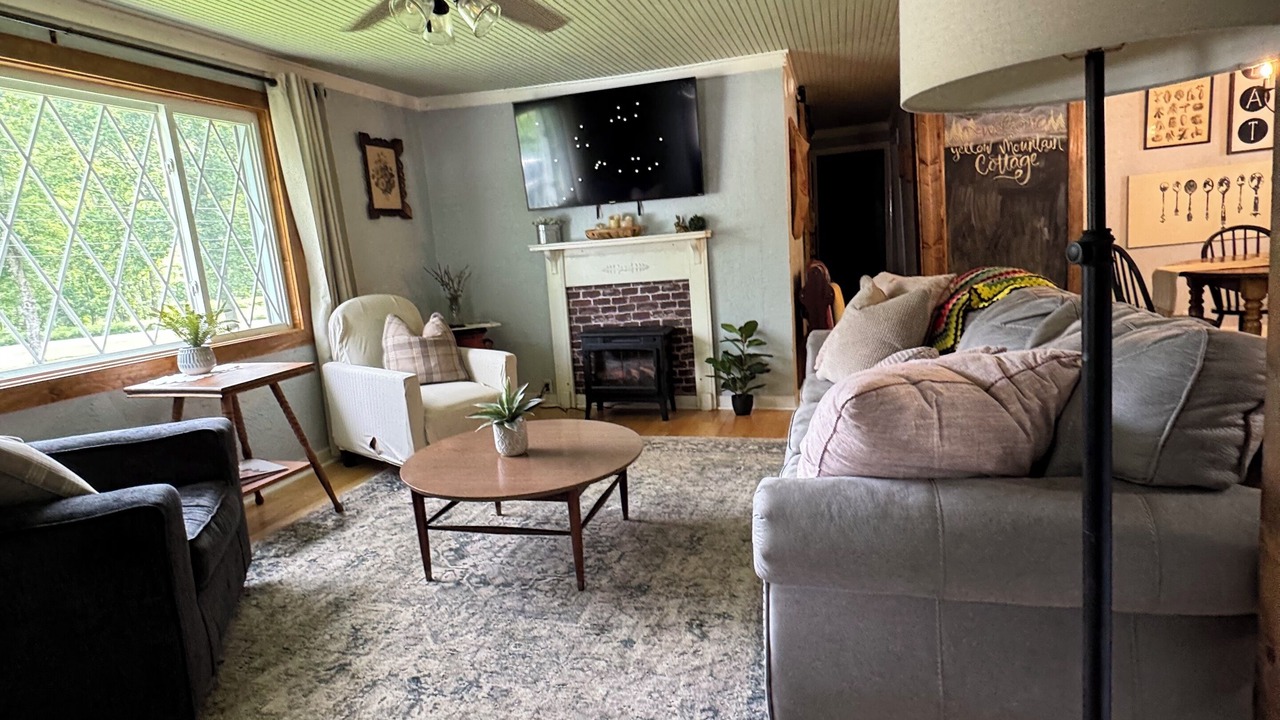 Photo of Livingroom in Bakersville