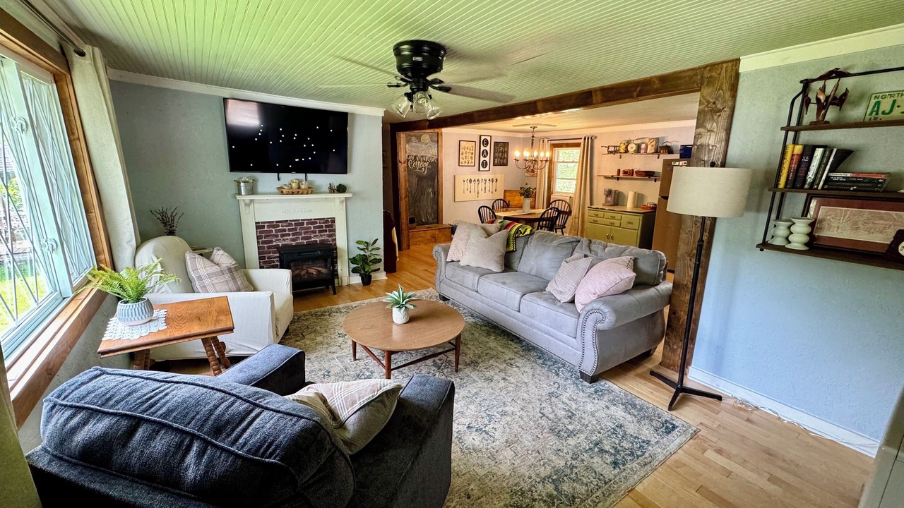 Photo of Livingroom in Bakersville