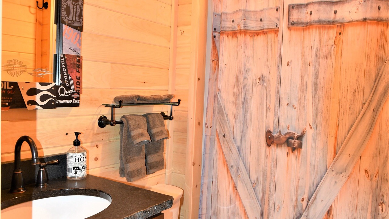 Photo of Bathroom in Pittsburg