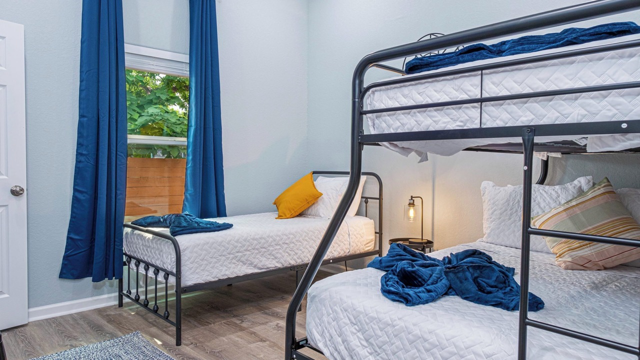 Photo of Bedroom in Historic Garderns