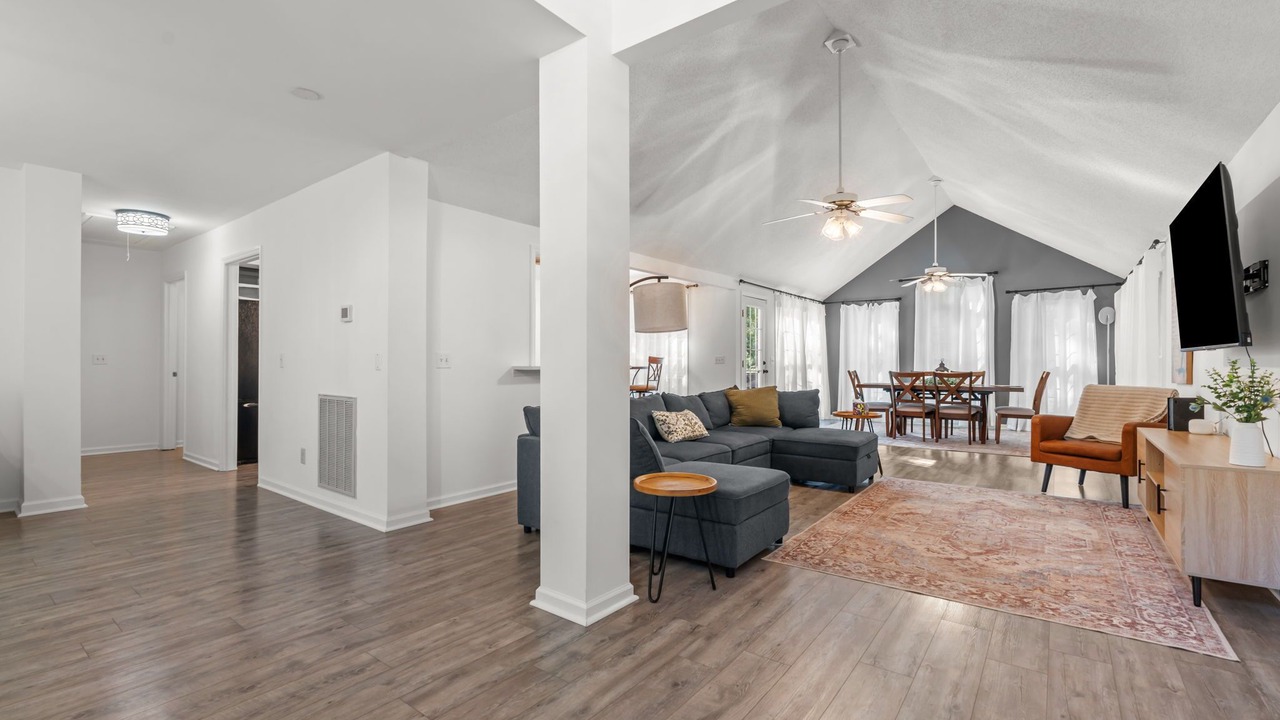 Photo of Livingroom in Olivia