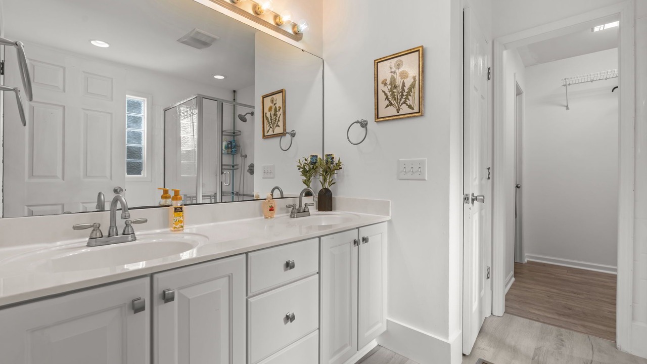 Photo of Bathroom in Olivia