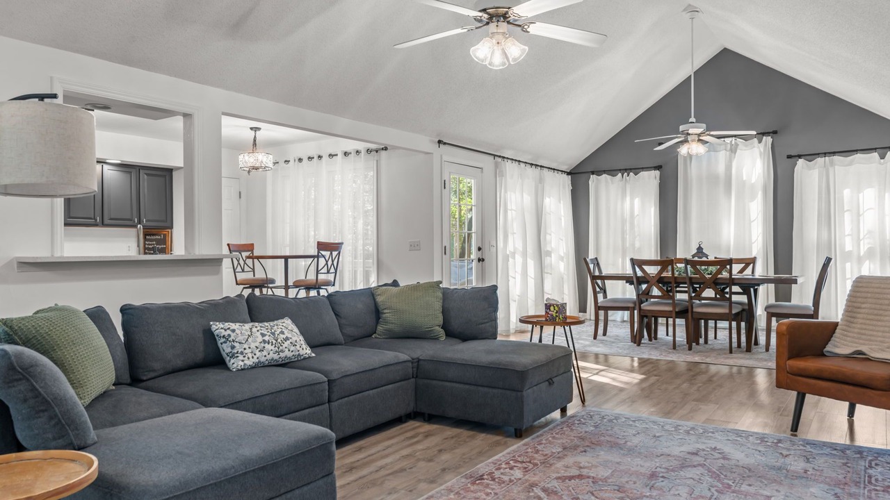 Photo of Livingroom in Olivia
