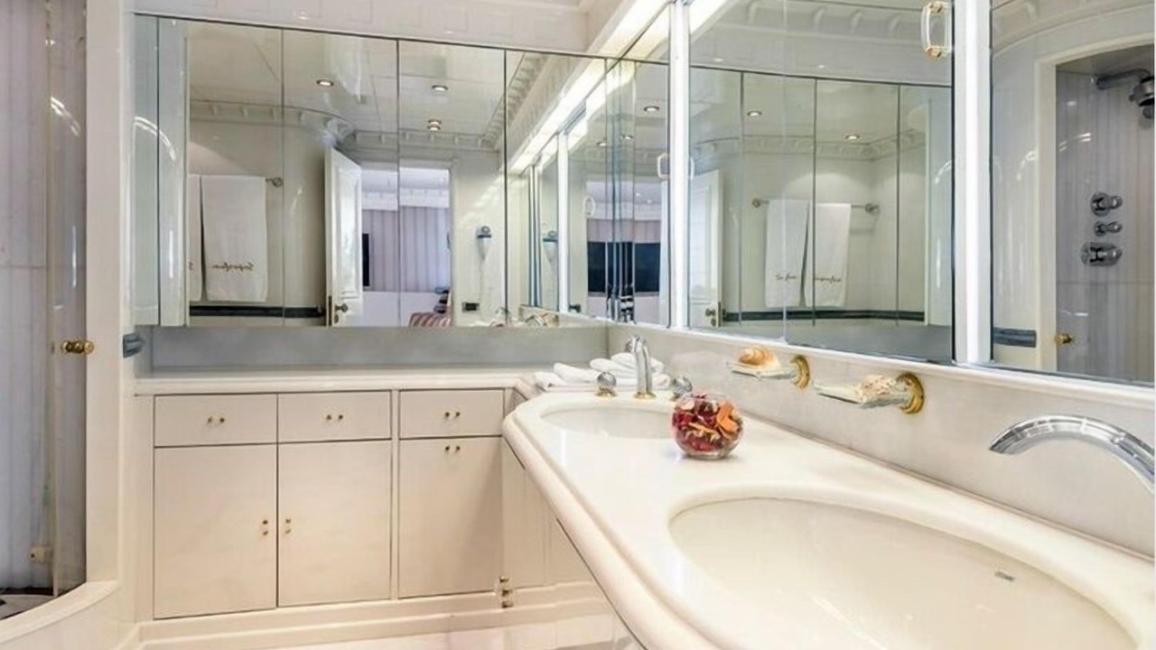 Photo of Bathroom in Cannes City Centre