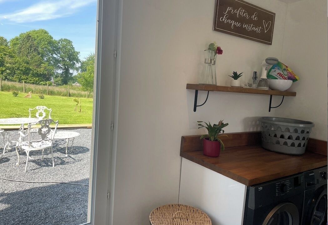 Photo of Others in Estry