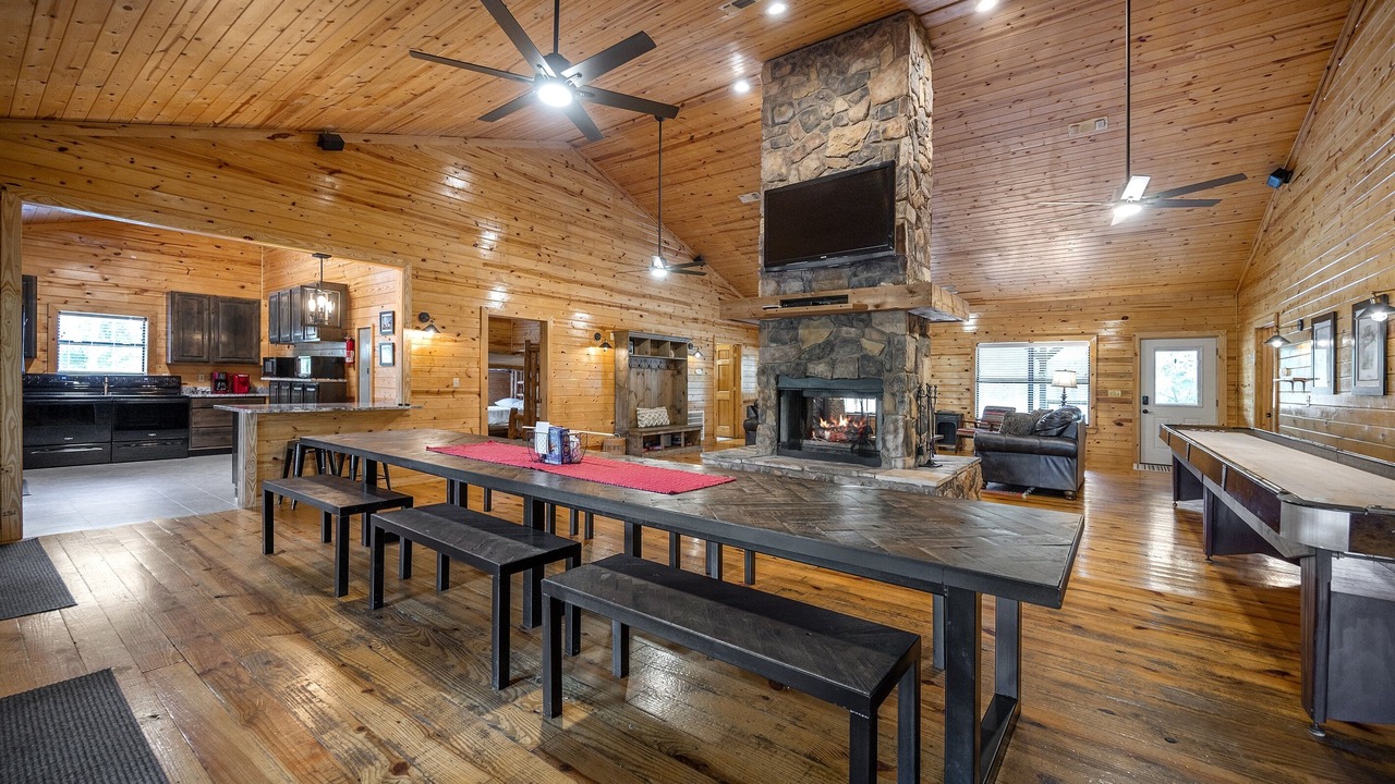 Photo of Livingroom in Broken Bow