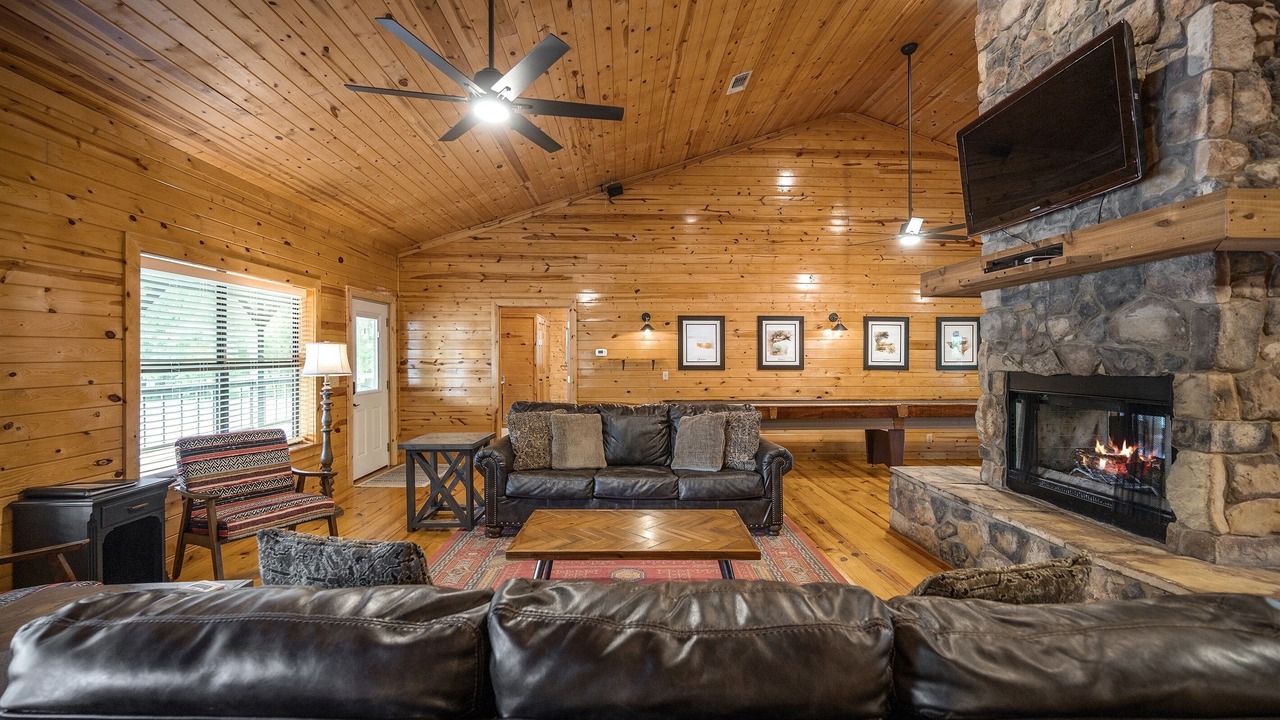 Photo of Livingroom in Broken Bow