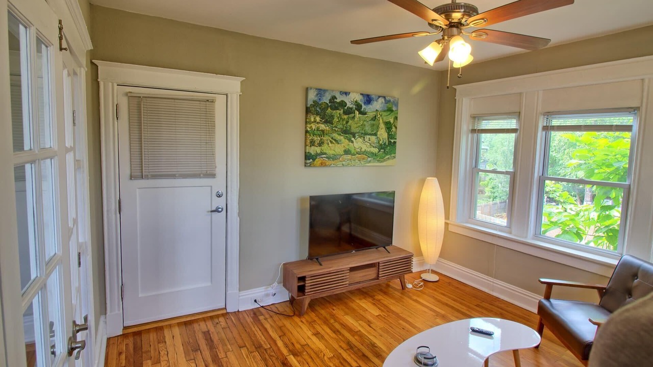 Photo of Livingroom in Tower Grove East