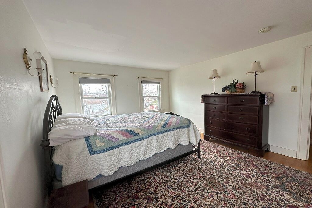 Photo of Bedroom in Stockade Historic District