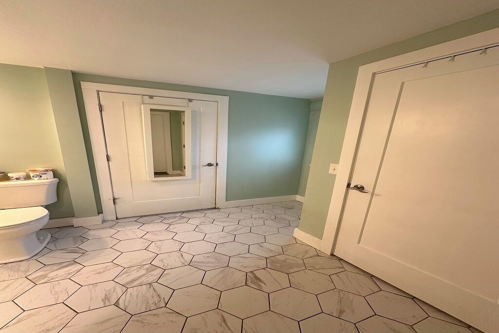 Photo of Bathroom in Stockade Historic District