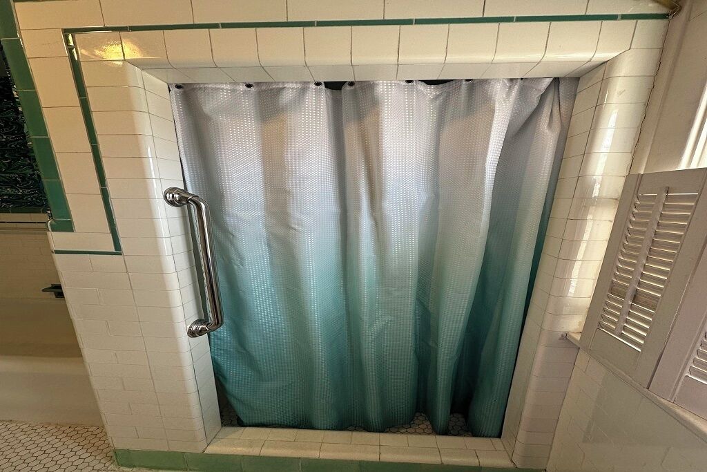 Photo of Bathroom in Stockade Historic District