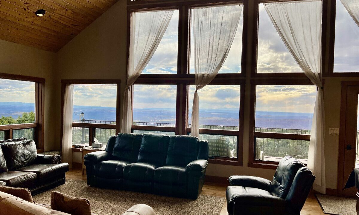 Photo of Livingroom in Spanish Valley