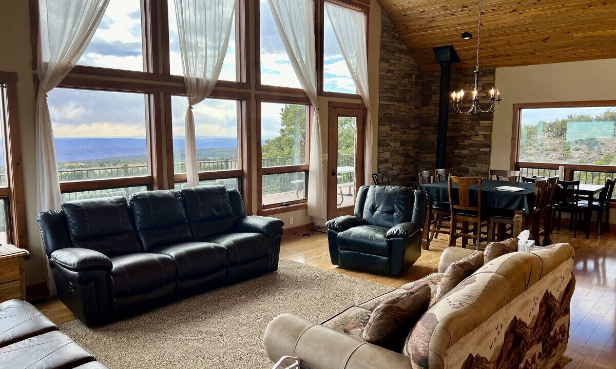 Photo of Livingroom in Spanish Valley
