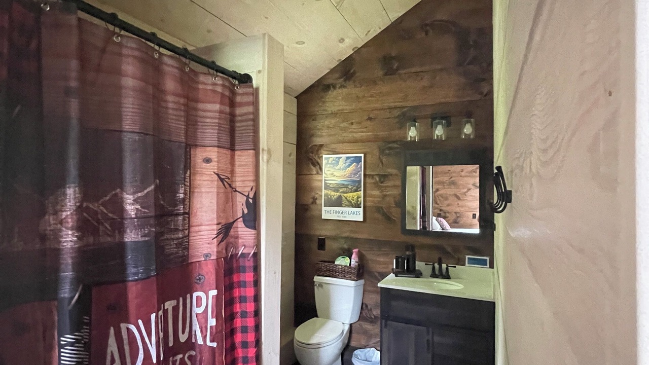 Photo of Bathroom in Painted Post