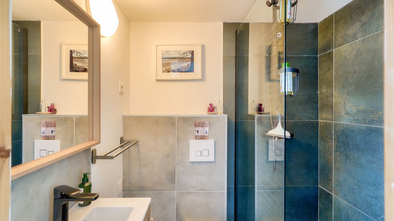 Photo of Bathroom in Plovan