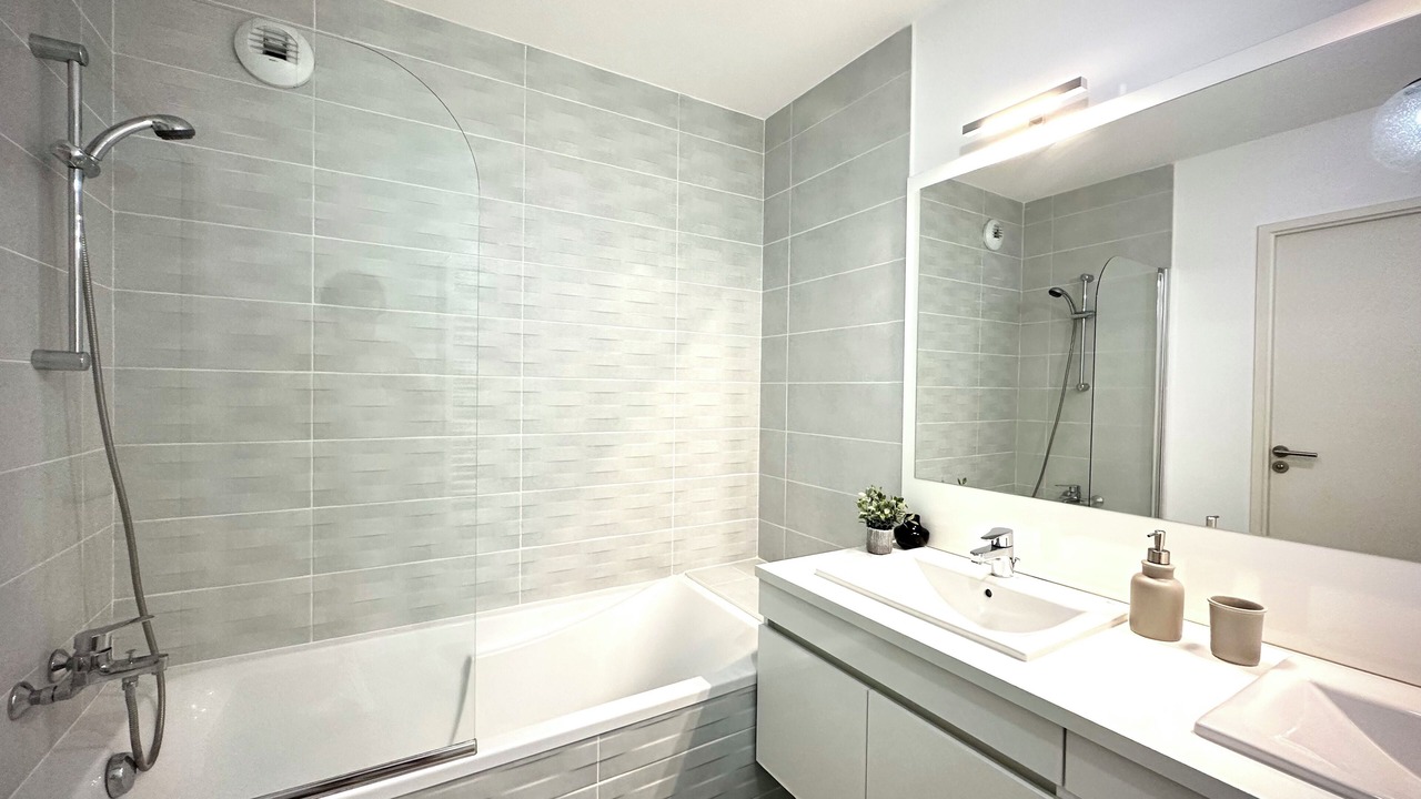 Photo of Bathroom in Aiguerelles