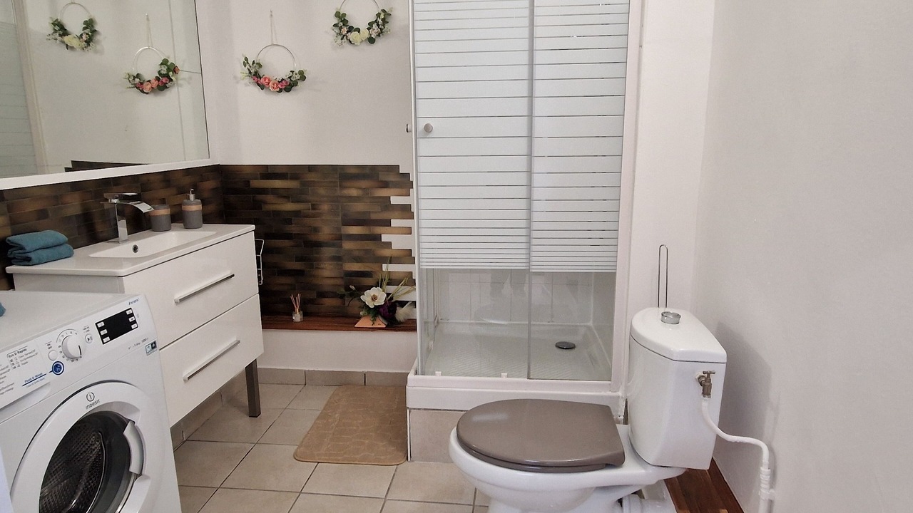 Photo of Bathroom in Bruyeres-le-Chatel