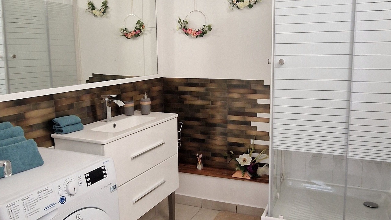 Photo of Bathroom in Bruyeres-le-Chatel