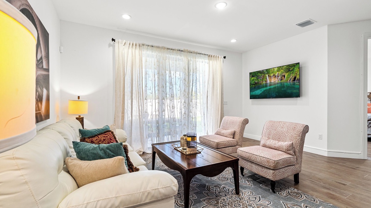 Photo of Livingroom in Lake Worth Corridor