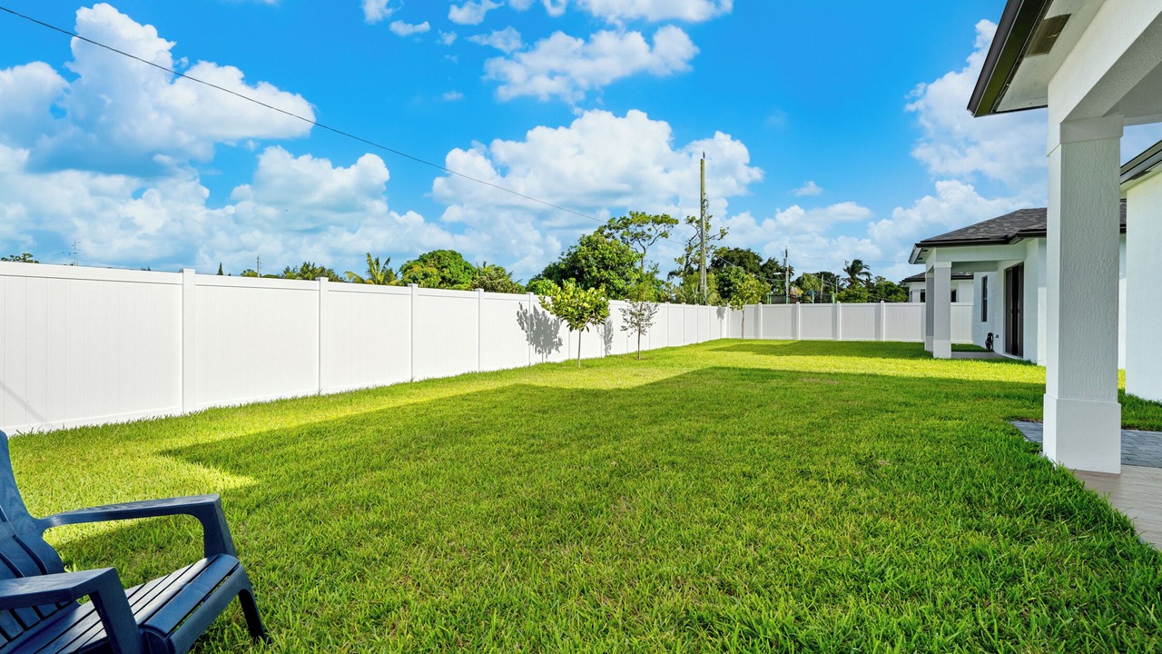 Photo of Outdoor in Lake Worth Corridor