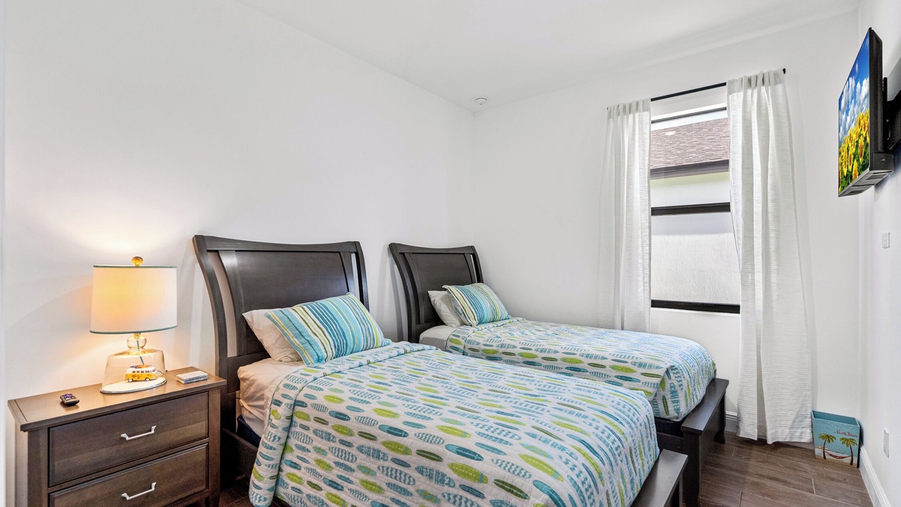 Photo of Bedroom in Lake Worth Corridor