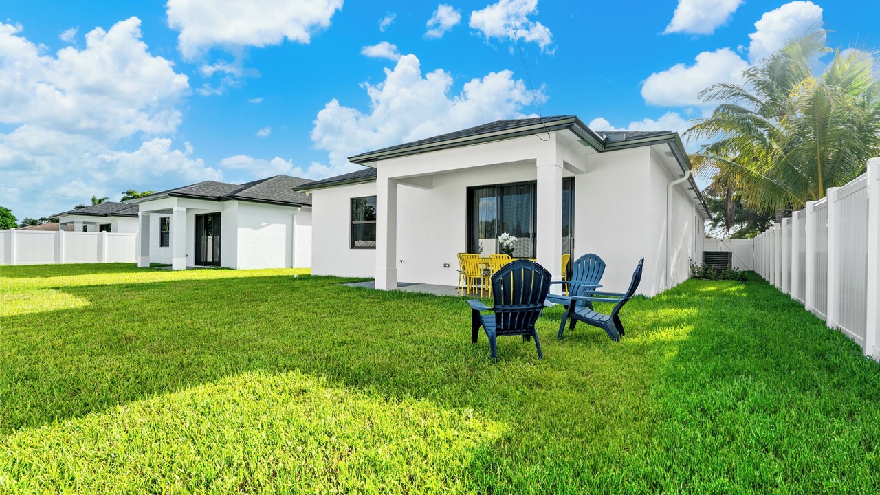 Photo of Patio Balcony in Lake Worth Corridor