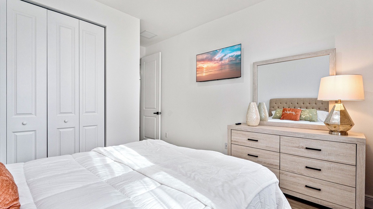 Photo of Bedroom in Lake Worth Corridor