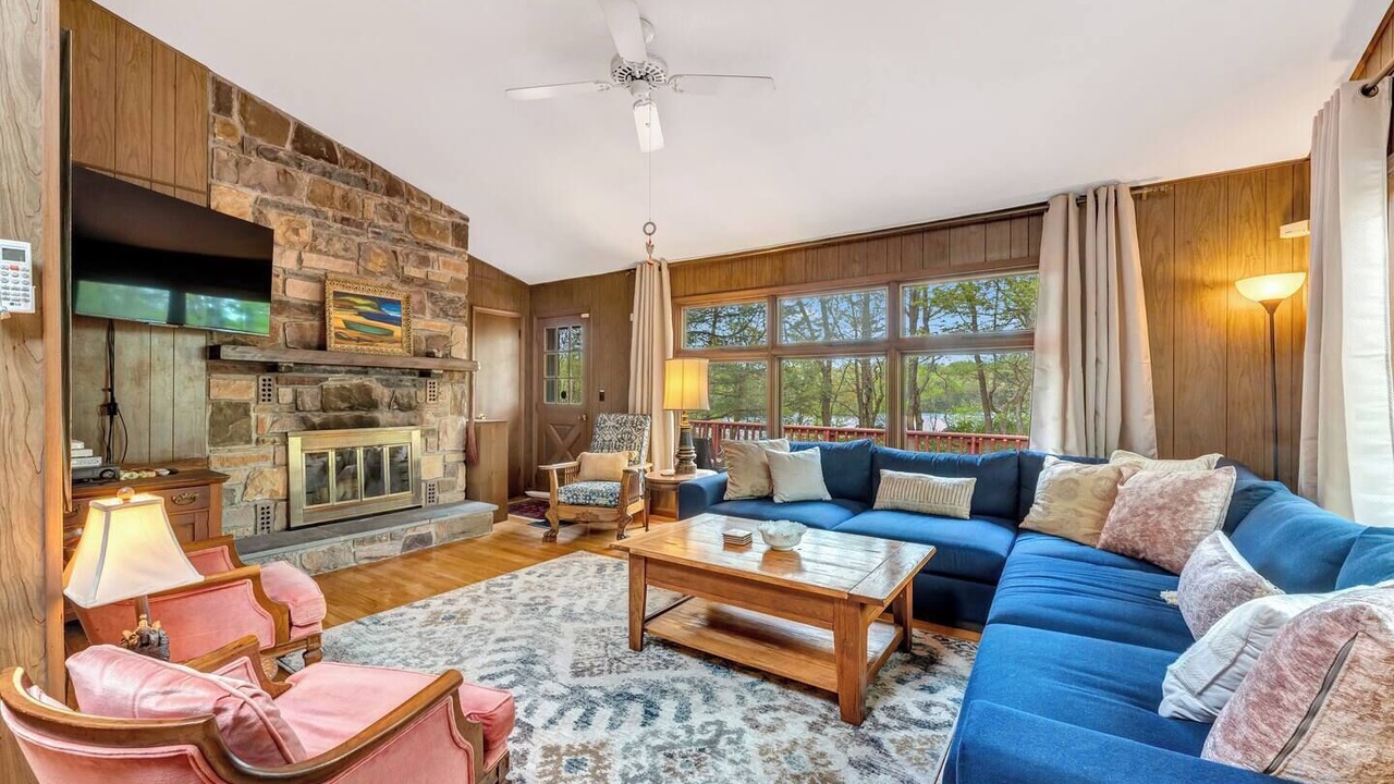 Photo of Bedroom in Long Pond