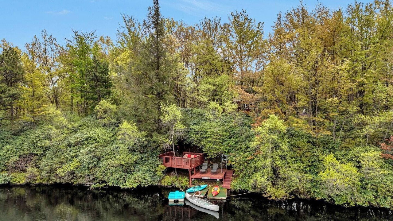Photo of Others in Long Pond